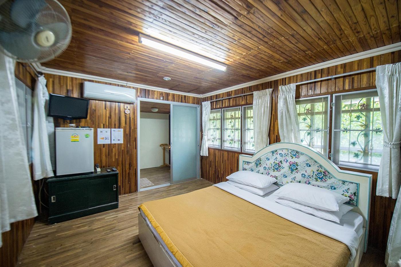 Poomvarin Resort Banvangtakhraj Szoba fotó