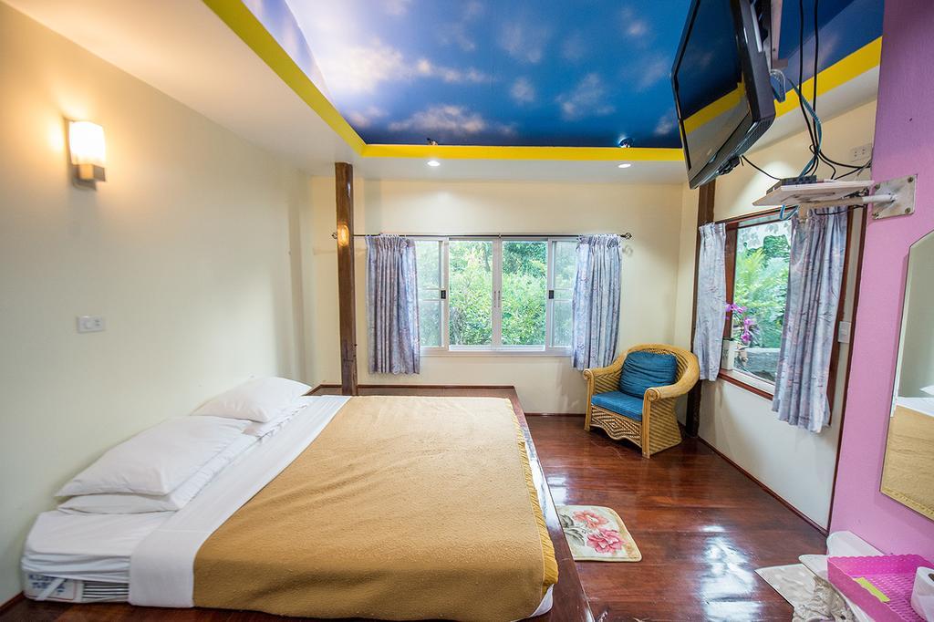 Poomvarin Resort Banvangtakhraj Szoba fotó
